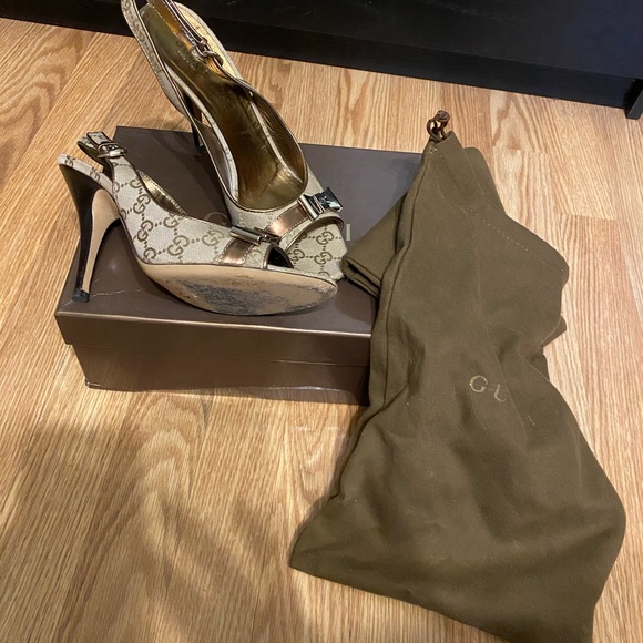 Gucci high heels shoes gold leather. Sold - Picture 2 of 6